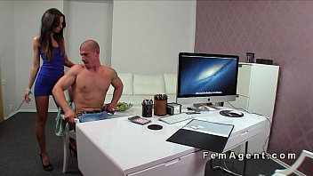 Muscled guy licks female agent on a desk (Stор Jerking Off! Join Now: H‌otDa​ting24.com)