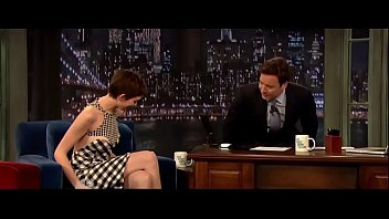 Anne Hathaway in Late Night with Jimmy Fallon (2012)