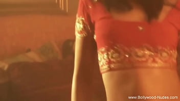 Beautiful Indian Babe Shows Off